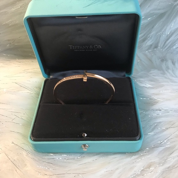 Tiffany & Co. Tiffany T T1 Narrow Diamond Hinged Bangle in 18k Rose Gold - Picture 4 of 5